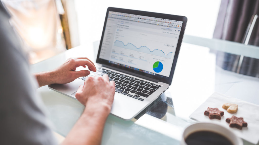 Les erreurs à éviter lorsqu'on lance un business biomédical : visibilité, réseau, gestion et satisfaction client.